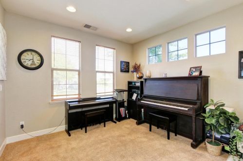 1707 Ballou Cir, Folsom, CA 95630-5716