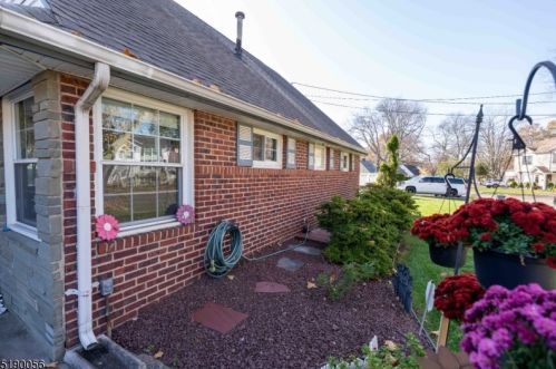 1077 Richard Blvd, Rahway, NJ 07065-1936