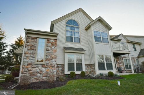 1208 Foxmeadow Dr, Limerick PA  19468-1555 exterior
