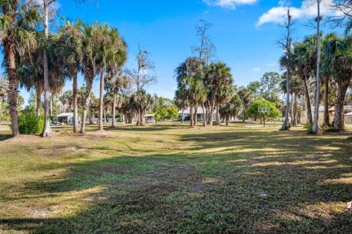 411 8 St, Naples FL 34120-2046 exterior