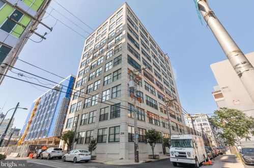 314 12th St, Philadelphia PA 19107-1126 exterior