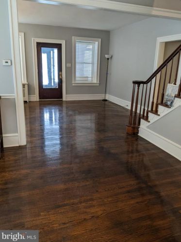 13 Pkwy Ave, Chester PA 19013-5009 exterior