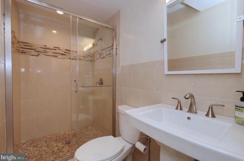 827 Royal St, Alexandria VA  22314-4340 exterior