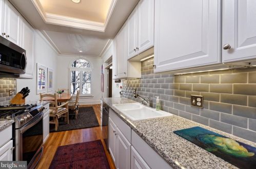 120 Queen St, Alexandria VA 22314-2610 exterior