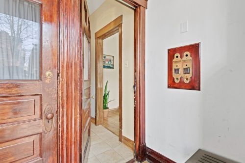 2521 Mozart St, Chicago, IL 60647-2615