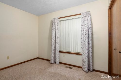 5887 Ln Casa Ct, Grand Rapids MI 49508-6295 exterior