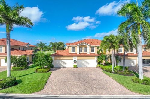 8617 Champions Pt, Naples, FL 34113-3069