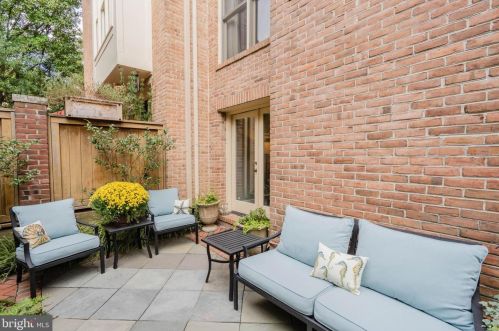 1532 Hampton Hill Cir, Mc Lean VA  22101-6020 exterior