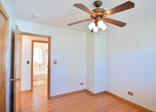 2716 Florida Ave, Waukegan IL 60087-4536 exterior