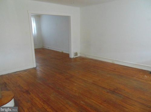 4612 Woodland Ave, Camden NJ 08110-6430 exterior