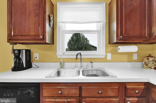 1 Little Knoll Dr, Hanover PA  17331-9280 exterior