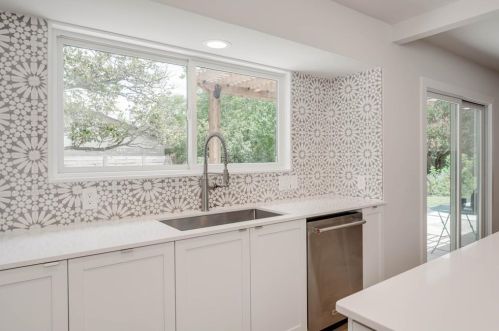 5405 Fairmont Cir, Austin TX 78745-2757 exterior