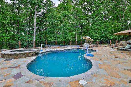 8069 Kenstone Ct, Atlanta GA 30350-4160 exterior