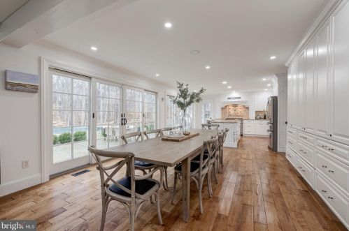 8701 Belmart Rd, Rockville MD  20854-1610 exterior