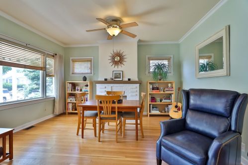 5526 Grace St, Chicago, IL 60641-3214