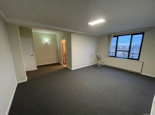 1700 Metropolitan Ave, Bronx, NY 10462-6900