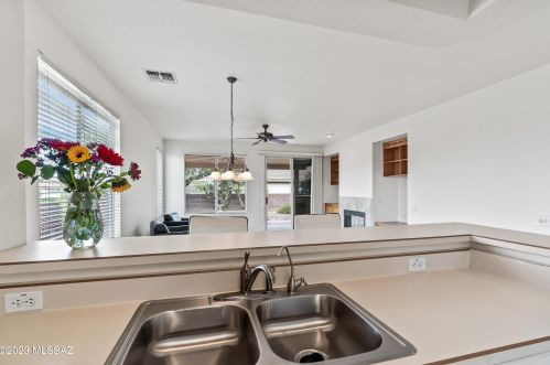 9246 Crimson Stone Pl, Tucson AZ  85743-5458 exterior