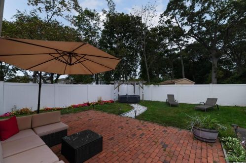 359 Great East Neck Rd, Babylon NY 11704-7631 exterior