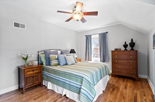 523 Carlisle Ave, Milwaukee WI 53217-4831 exterior