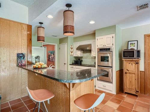 2700 Dunbarton Dr, Austin TX 78723-2235 exterior