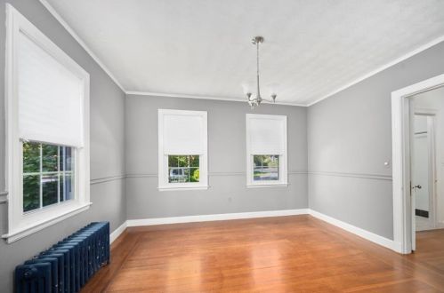 655 Pleasant Vly Pkwy, Providence RI 02908-4214 exterior