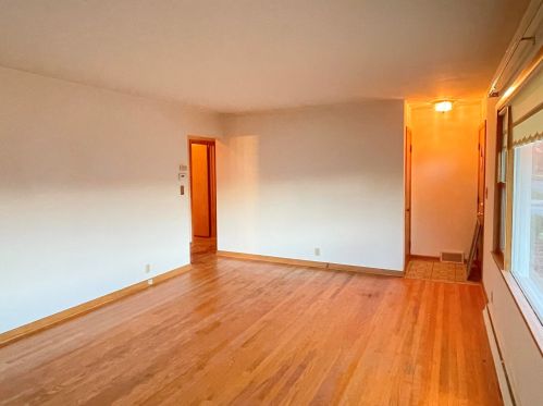 7100 Verona Ct, Milwaukee WI 53219-3932 exterior