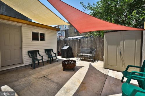 1524 Leithgow St, Philadelphia PA 19147-1514 exterior