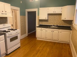 2240 Irving Park Rd, Chicago IL  60618-3839 exterior