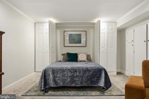 2310 Candlewood Dr, Alexandria VA exterior