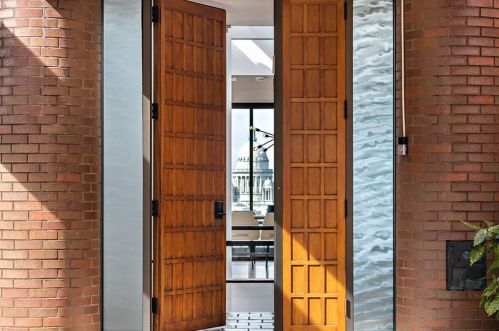 110 Congdon St, Providence RI  02906-1413 exterior