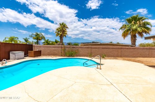 241 Bonanza Ave, Tucson AZ 85748-1901 exterior