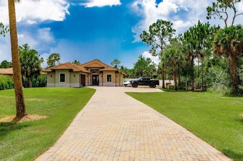 1295 16th St, Naples, FL 34120-3455