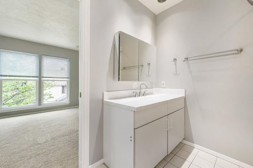 400 Noble St, Pittsburgh PA 15215-2638 exterior