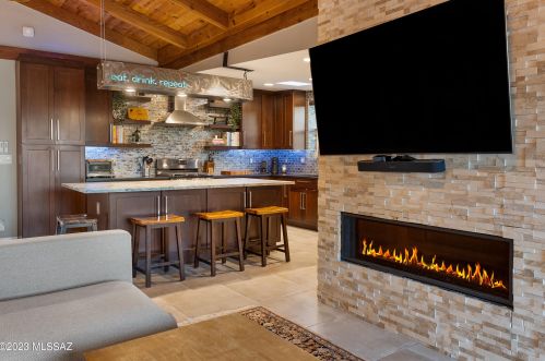 6126 Seneca St, Tucson AZ  85712-3011 exterior