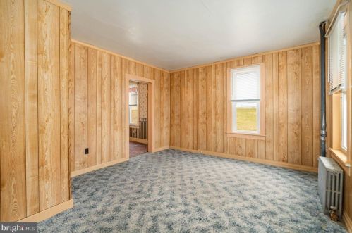 181 Cemetery St, Littlestown PA 17340-1507 exterior