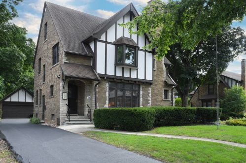 333 Douglas Ave, Waukegan, IL 60085-2041