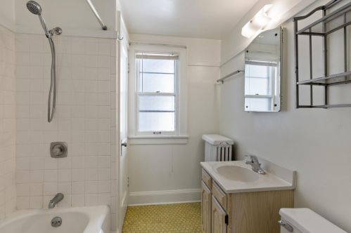 2233 63, Milwaukee WI 53213-1558 exterior