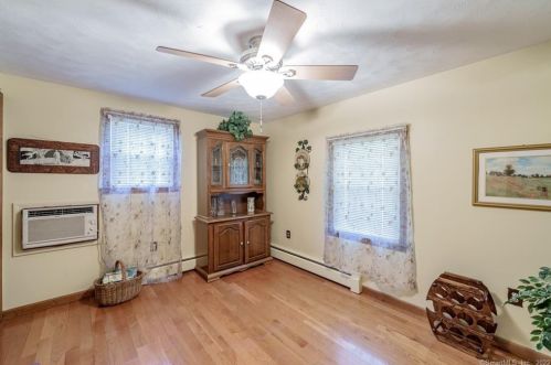 10 Montclair Dr, Enfield CT 06082-3025 exterior