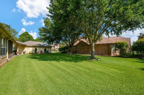 33110 Whitley Ct, Fulshear TX 77441-4301 exterior