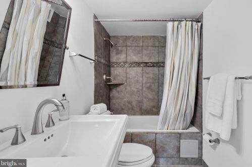 3315 Wisconsin Ave, Washington DC  20016-3800 exterior