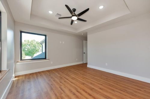 302 Edgewood Dr, Montgomery TX exterior