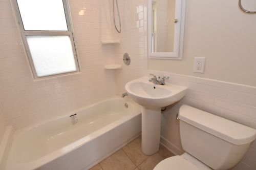 1734 65, Milwaukee WI 53213-4021 exterior