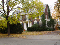 1010 Centre St, Newton, MA 02459-1622