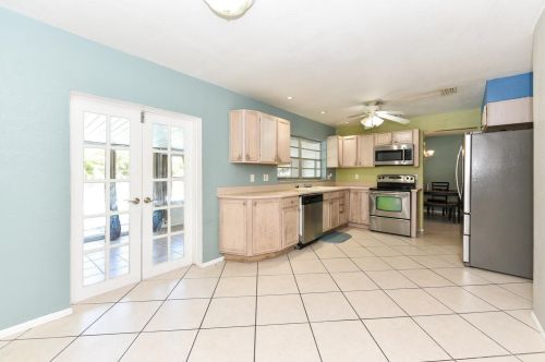 189 Ivanhoe Ct, Fort Pierce FL 34983-2052 exterior