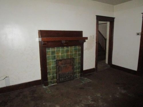 3104 Ashlyn St, Pittsburgh PA 15204-1706 exterior