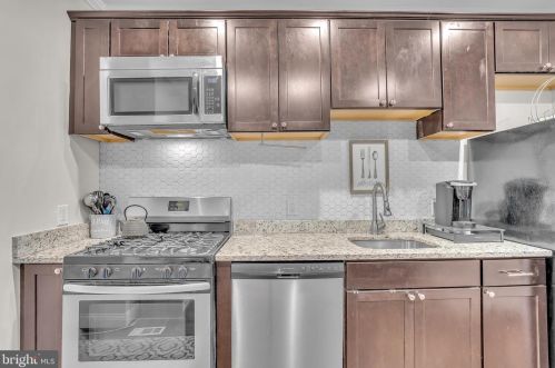 1635 Virginia Ave, Washington DC 20002-2326 exterior