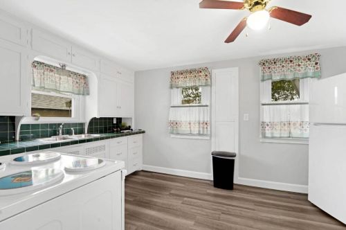 1235 Arlington Ave, Manitowoc WI 54220-2628 exterior