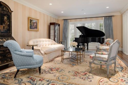 26 Day Rd, Armonk NY 10504-2408 exterior