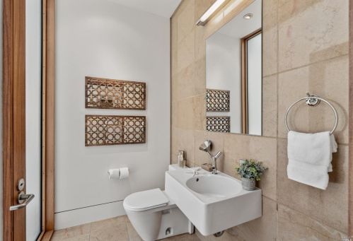 2 De Silva Is Dr, Mill Valley CA 94941-3004 exterior