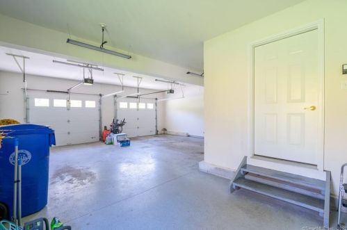 1051 Mtn Rd, Torrington CT 06790-2709 exterior